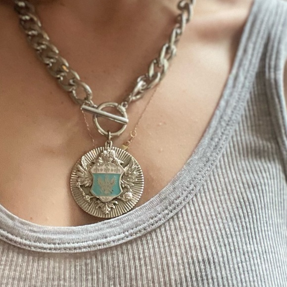 Silver Military style pendant necklace with large silver chain - Picture 3 of 3